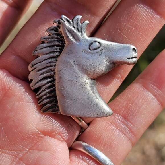 Vintage silver horse head AJRCO equestrian brooch or pin - Picture 3 of 16